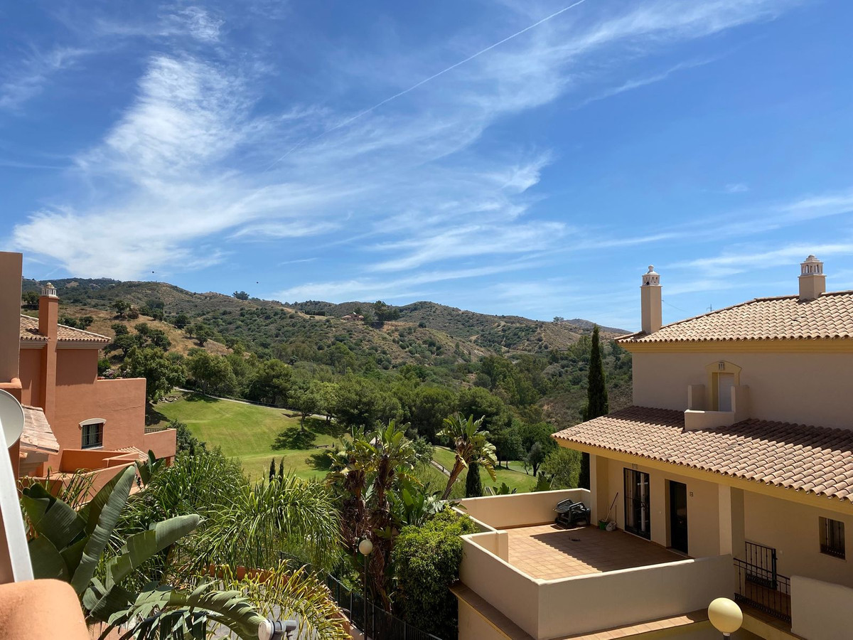 https://cdn.resales-online.com/public/cr1j1bmfb8/properties/7b350d16d39111ed84bd0217bc231ef4/w1200/1-7980e48d732b6fc85c14b43b94d2aa54.jpg?v=1680689331