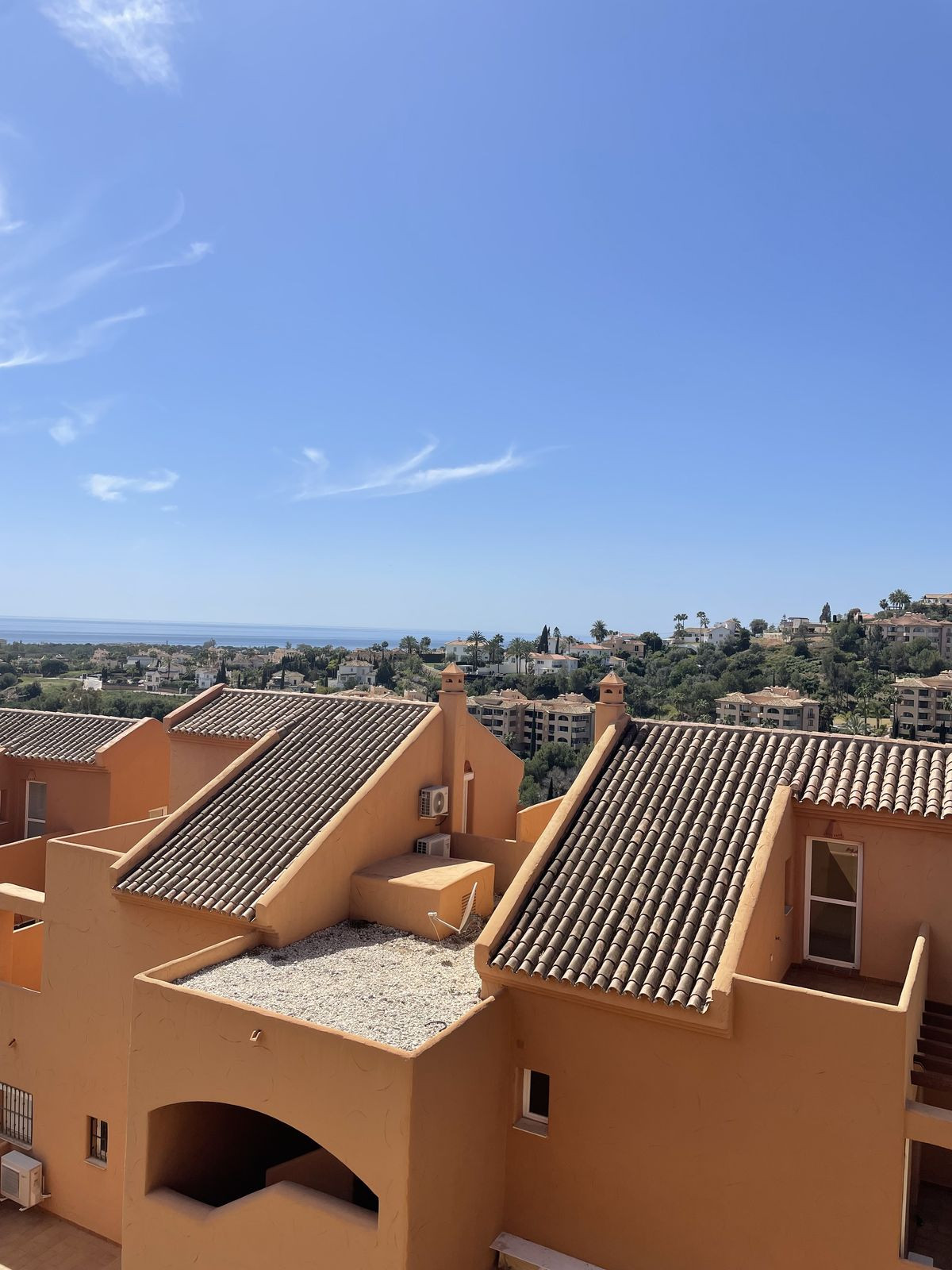 https://cdn.resales-online.com/public/cf8tp4950d/properties/64a1d629d84811ed84bd0217bc231ef4/w1200/1-7980e48d732b6fc85c14b43b94d2aa54.jpg?v=1681208592