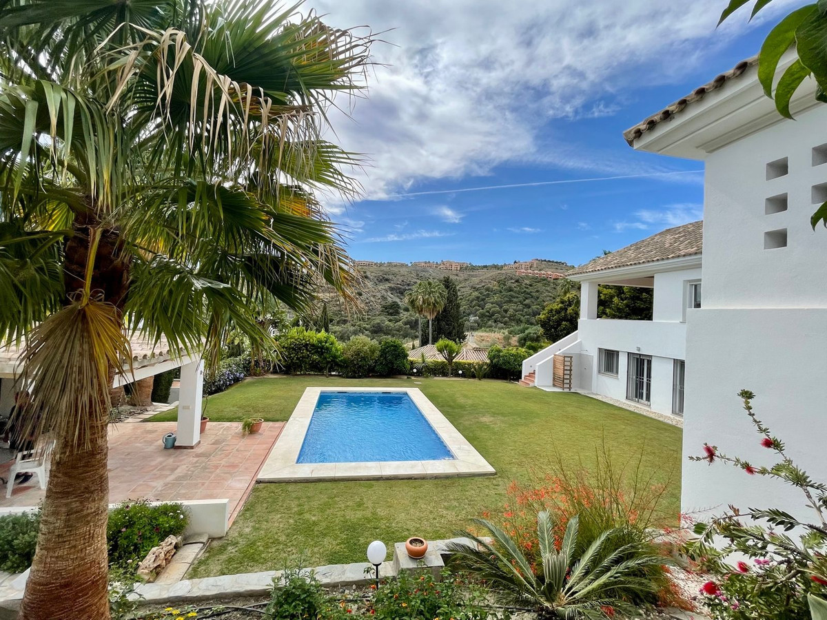 https://cdn.resales-online.com/public/37tsjednf8/properties/c723c3a8ef5e11edb6600217bc231ef4/w1200/1-7980e48d732b6fc85c14b43b94d2aa54.jpg?v=1683751224