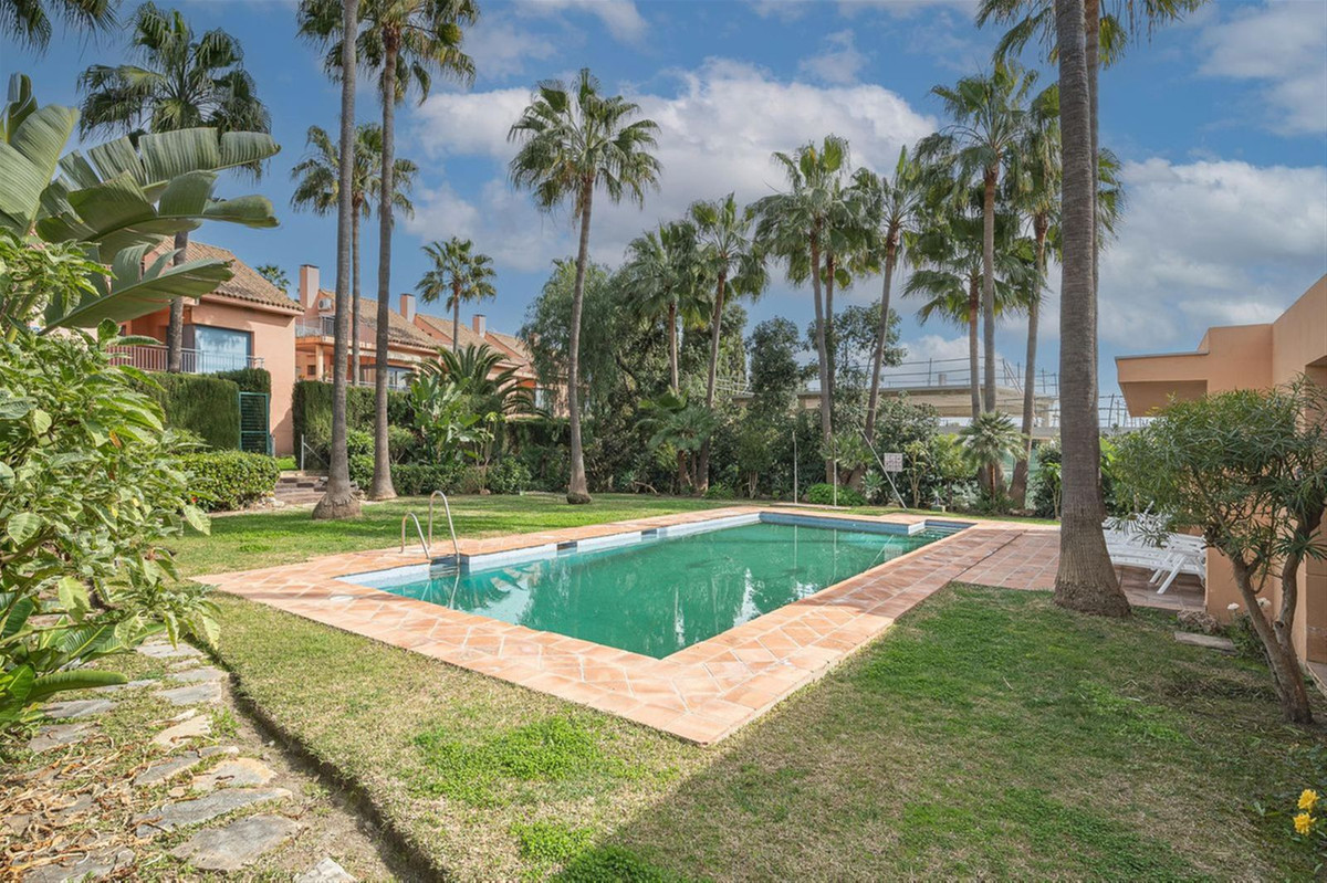 https://cdn.resales-online.com/public/43uk4ir2o1/properties/a6cffb84e4ea11edb6600217bc231ef4/w1200/1-7980e48d732b6fc85c14b43b94d2aa54.jpg?v=1682693974