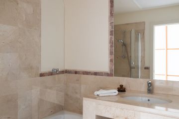https://cdn.resales-online.com/public/6u5vbuh1hk/properties/da2ee8f0faba11edb6600217bc231ef4/w1200/11-20939a0134ad724a8cb2a801094d15a4.jpg?v=1684995194