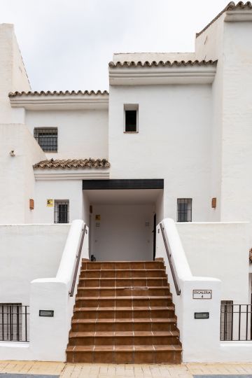 https://cdn.resales-online.com/public/6u5vbuh1hk/properties/da2ee8f0faba11edb6600217bc231ef4/w1200/22-bcf8e6250e0bab365f900a8ac31ac040.jpg?v=1684995194