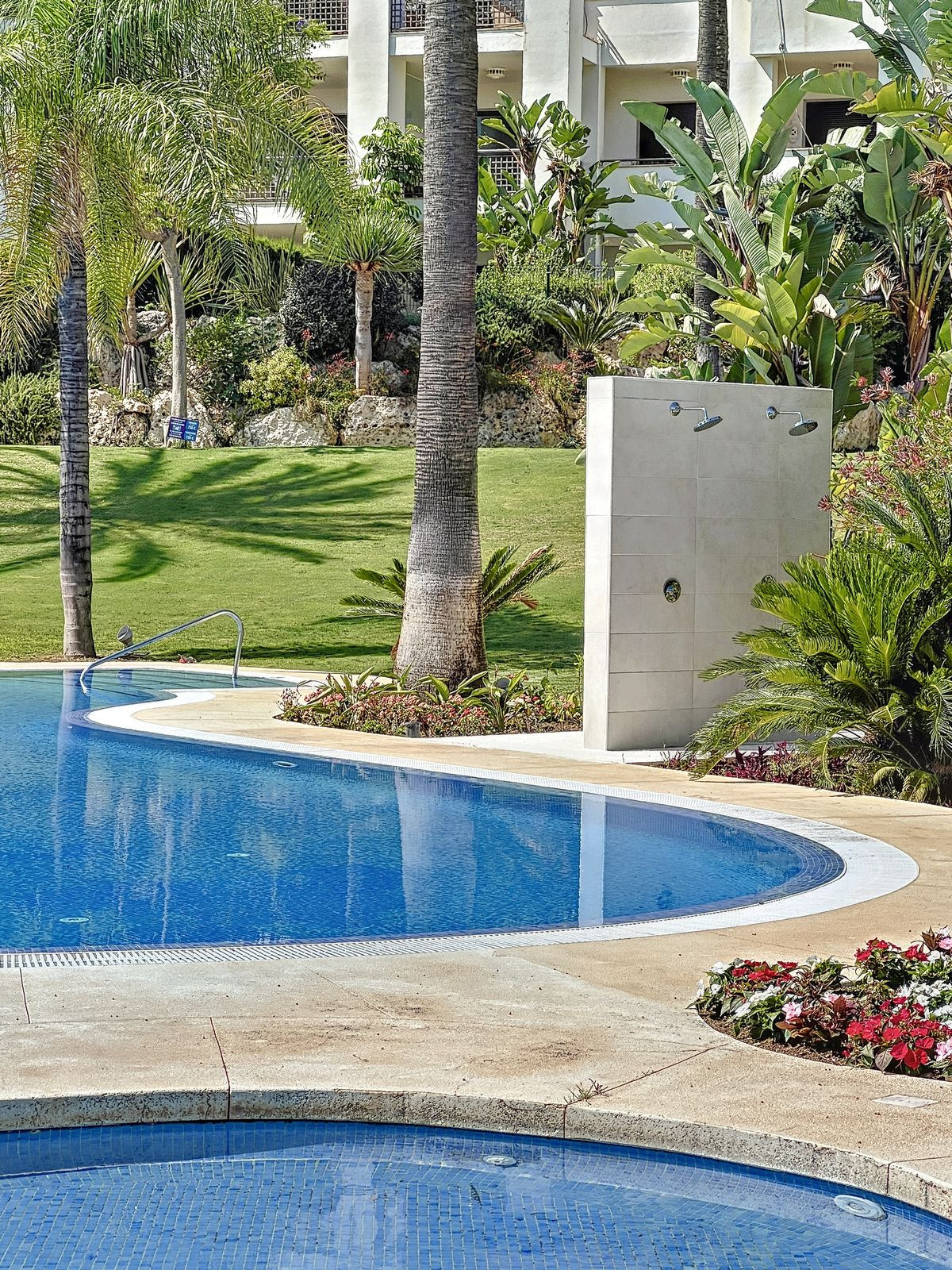 https://cdn.resales-online.com/public/25ldb8kiyd/properties/823b17f9fa4b11edb6600217bc231ef4/w1200/1-7980e48d732b6fc85c14b43b94d2aa54.jpg?v=1684948382