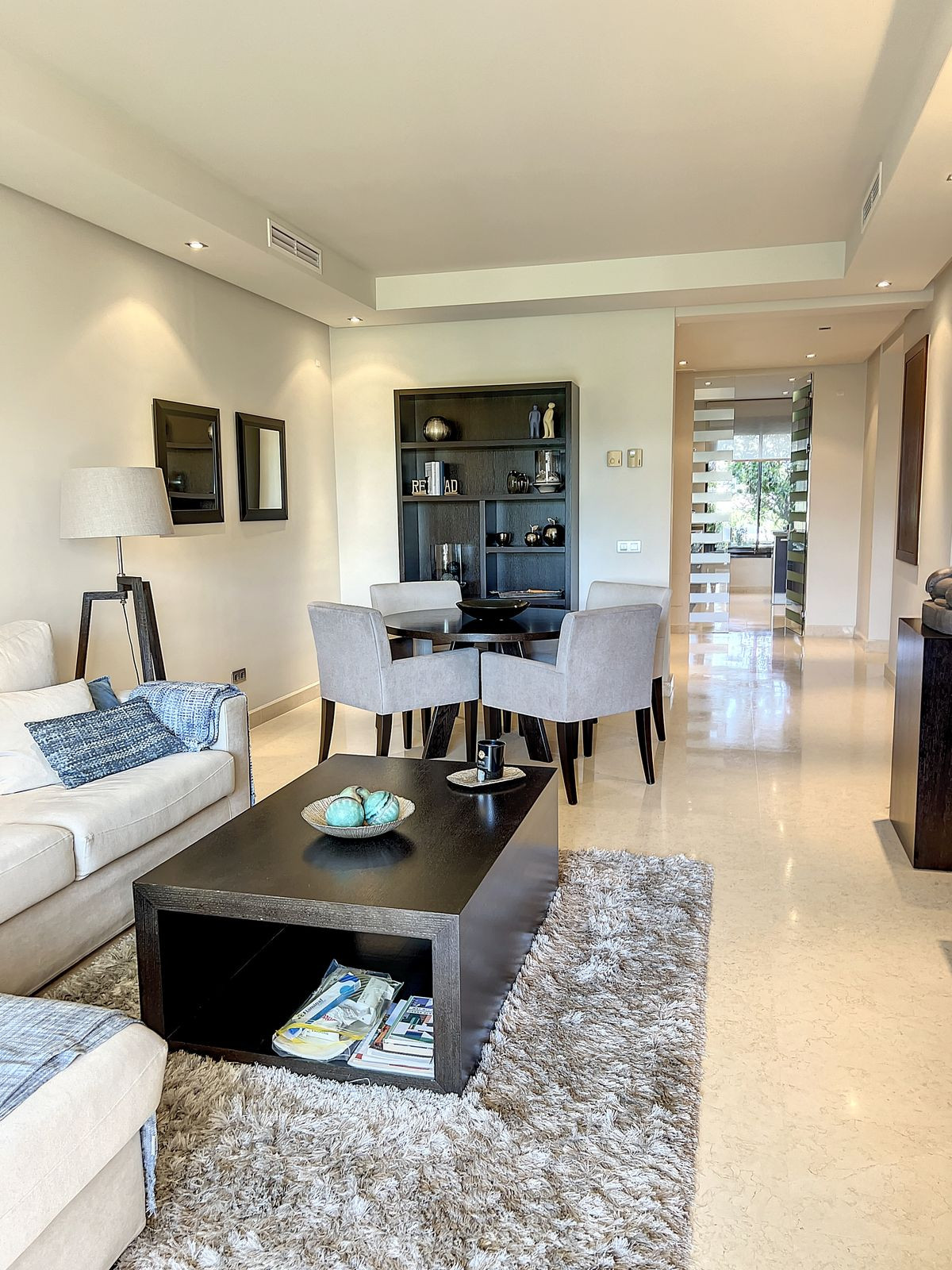 https://cdn.resales-online.com/public/25ldb8kiyd/properties/823b17f9fa4b11edb6600217bc231ef4/w1200/11-20939a0134ad724a8cb2a801094d15a4.jpg?v=1684948382