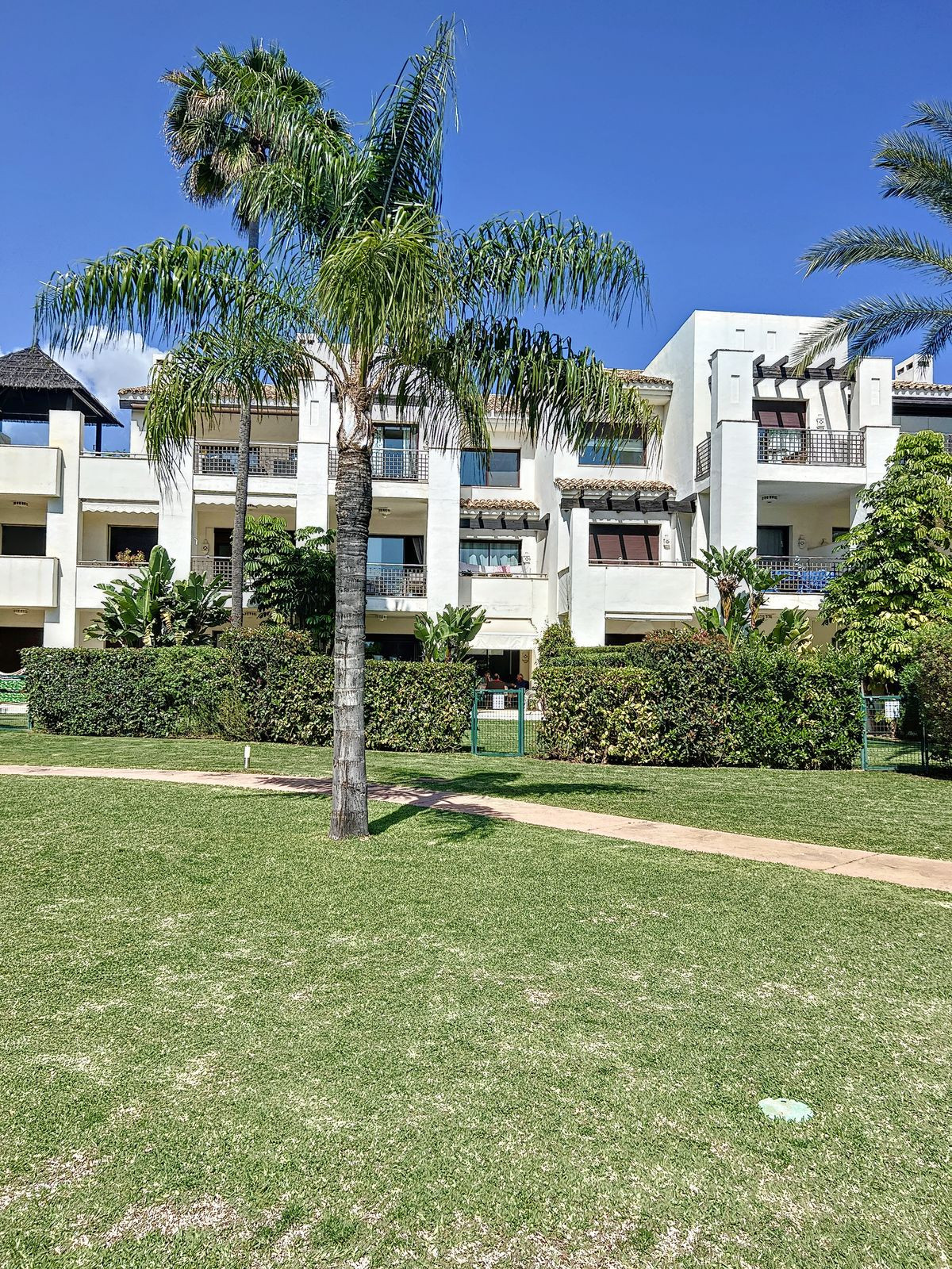 https://cdn.resales-online.com/public/25ldb8kiyd/properties/823b17f9fa4b11edb6600217bc231ef4/w1200/3-e898b2bb2a2fdfd06d2c39894dce8316.jpg?v=1684948382