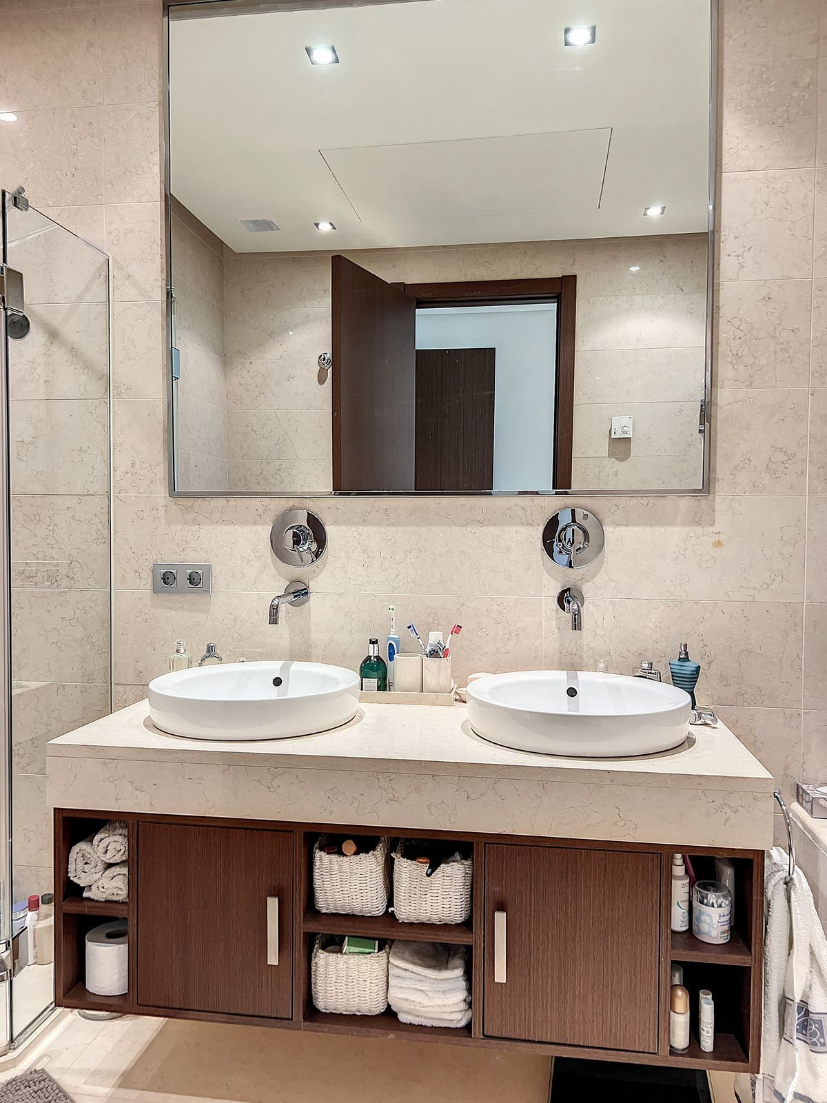 https://cdn.resales-online.com/public/25ldb8kiyd/properties/823b17f9fa4b11edb6600217bc231ef4/w1200/5-3595ad71cbd87be6c3643a4285ef4791.jpg?v=1684948382