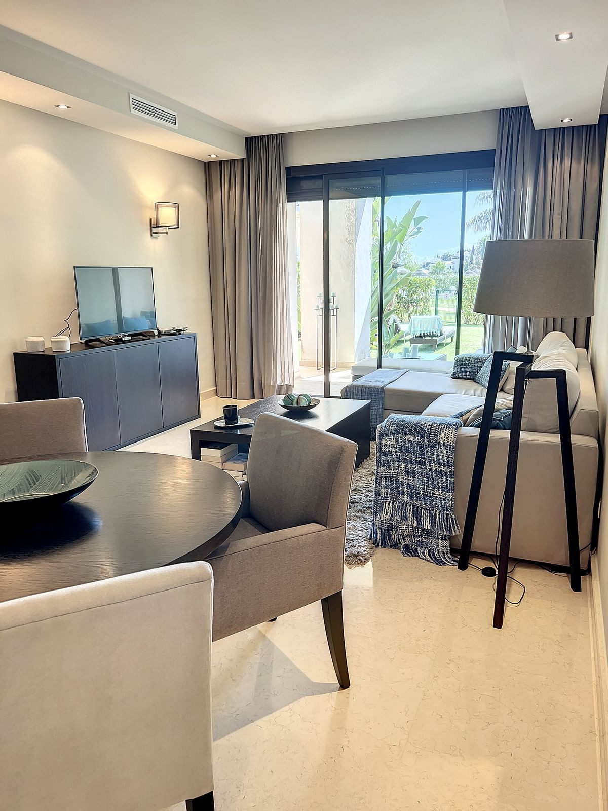 https://cdn.resales-online.com/public/25ldb8kiyd/properties/823b17f9fa4b11edb6600217bc231ef4/w1200/10-bb915d1cb19341576dcdc994b81ab9c5.jpg?v=1684948382