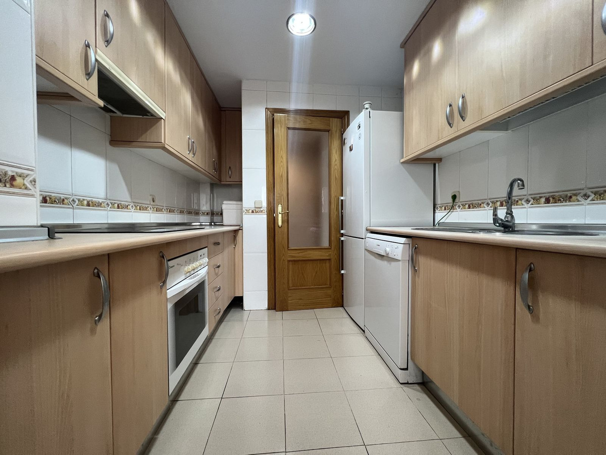 https://cdn.resales-online.com/public/aa2saqz9w9/properties/f860765dfa3211edb6600217bc231ef4/w1200/3-e898b2bb2a2fdfd06d2c39894dce8316.jpg?v=1684936976