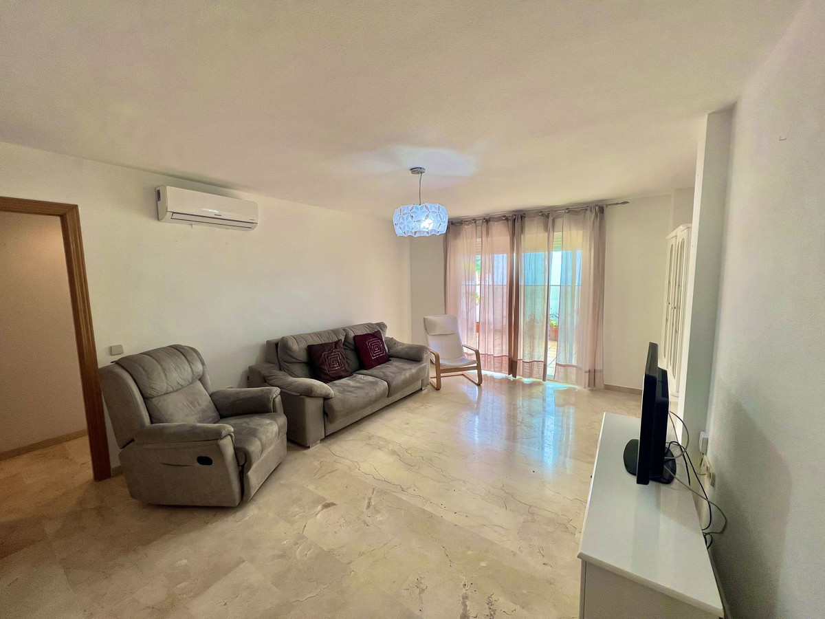 https://cdn.resales-online.com/public/aa2saqz9w9/properties/f860765dfa3211edb6600217bc231ef4/w1200/6-241328e1bcc9c0d8ce1222beb6c967a8.jpg?v=1684936976