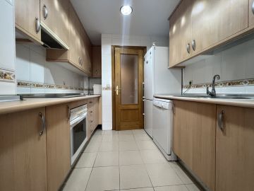 https://cdn.resales-online.com/public/aa2saqz9w9/properties/f860765dfa3211edb6600217bc231ef4/w1200/3-e898b2bb2a2fdfd06d2c39894dce8316.jpg?v=1684936976