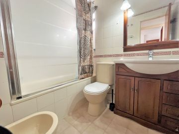 https://cdn.resales-online.com/public/u3l2ad5ic9/properties/9a134830fa2f11edb6600217bc231ef4/w1200/15-11d12f2f454f2f5e9b981fdd8b901d51.jpg?v=1684940805