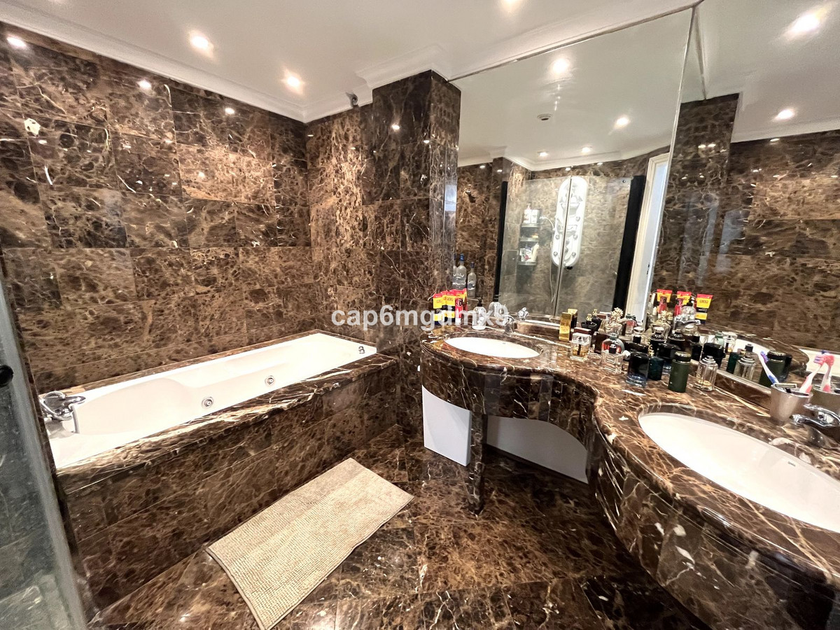 https://cdn.resales-online.com/public/cap6mgdmx9/properties/581c879bfa2911edb6600217bc231ef4/w1200/8-e64a9055bba3e77ac8aca3b893cdf826.jpg?v=1684934006