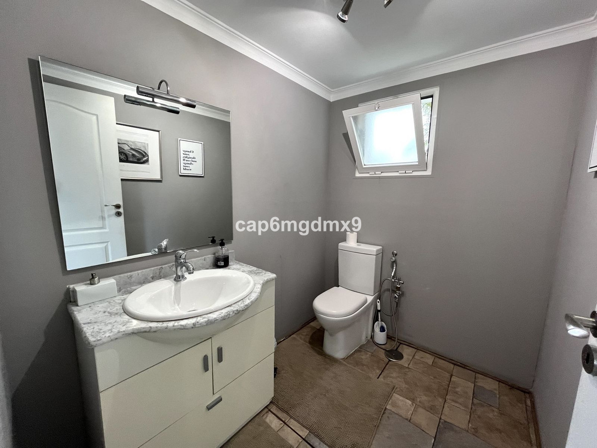 https://cdn.resales-online.com/public/cap6mgdmx9/properties/581c879bfa2911edb6600217bc231ef4/w1200/9-467d0cee5b725f3ef65f102a0c2e69c0.jpg?v=1684934006