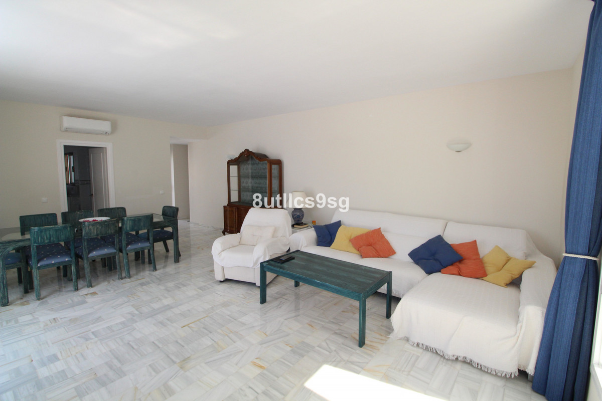 https://cdn.resales-online.com/public/8utllcs9sg/properties/21e37180f9f511edb6600217bc231ef4/w1200/5-3595ad71cbd87be6c3643a4285ef4791.jpg?v=1684910274