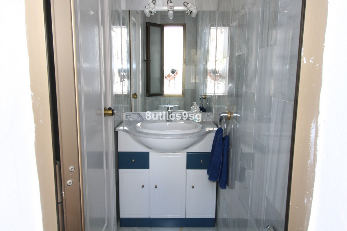 https://cdn.resales-online.com/public/8utllcs9sg/properties/21e37180f9f511edb6600217bc231ef4/w1200/8-e64a9055bba3e77ac8aca3b893cdf826.jpg?v=1684910274