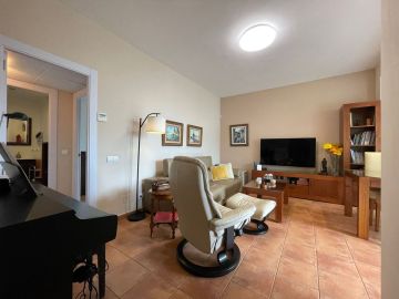 https://cdn.resales-online.com/public/mirbblak76/properties/d8a3c552f99111edb6600217bc231ef4/w1200/9-467d0cee5b725f3ef65f102a0c2e69c0.jpg?v=1684929308