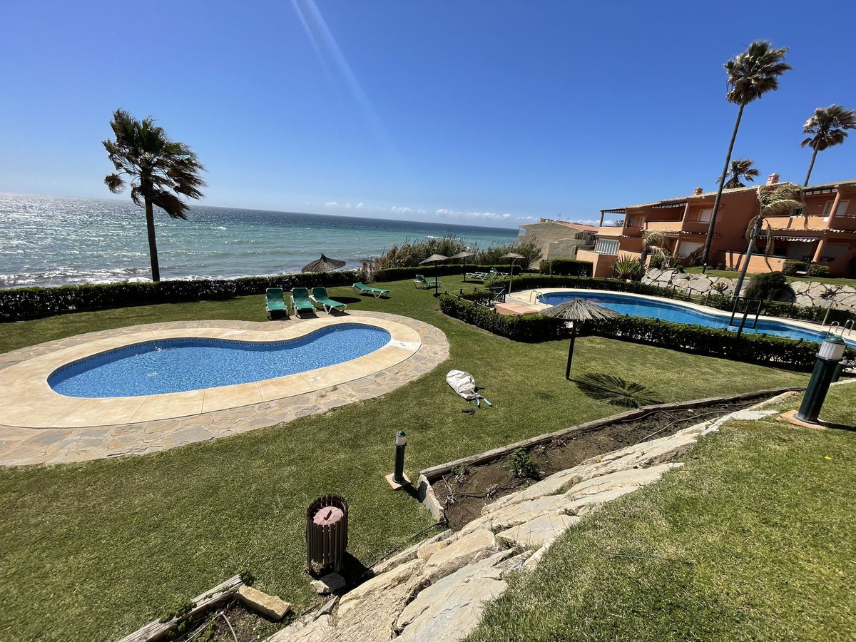 https://cdn.resales-online.com/public/mqt4ubvq31/properties/b3df2cd1f0a811edb6600217bc231ef4/w1200/4-c23c0f86247804fa50226aecd8b0b2c8.jpg?v=1684931003