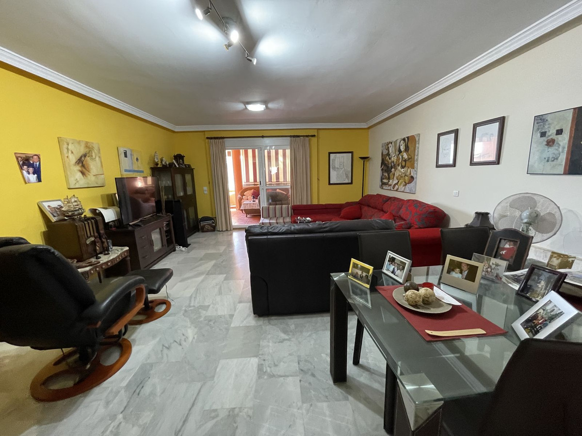 https://cdn.resales-online.com/public/mqt4ubvq31/properties/b3df2cd1f0a811edb6600217bc231ef4/w1200/6-241328e1bcc9c0d8ce1222beb6c967a8.jpg?v=1684931003