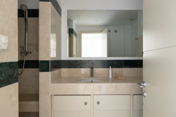 https://cdn.resales-online.com/public/6u5vbuh1hk/properties/acce32c1efba11edb6600217bc231ef4/w1200/15-11d12f2f454f2f5e9b981fdd8b901d51.jpg?v=1684822400