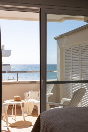 https://cdn.resales-online.com/public/6u5vbuh1hk/properties/acce32c1efba11edb6600217bc231ef4/w1200/20-d1f7658cbe4ba6cd8666fec30fba80ad.jpg?v=1684822400