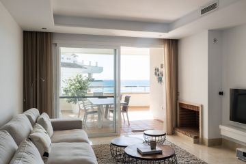 https://cdn.resales-online.com/public/6u5vbuh1hk/properties/acce32c1efba11edb6600217bc231ef4/w1200/4-c23c0f86247804fa50226aecd8b0b2c8.jpg?v=1684822400