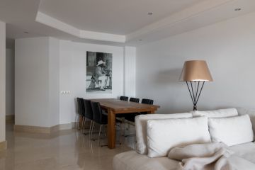 https://cdn.resales-online.com/public/6u5vbuh1hk/properties/acce32c1efba11edb6600217bc231ef4/w1200/9-467d0cee5b725f3ef65f102a0c2e69c0.jpg?v=1684822400