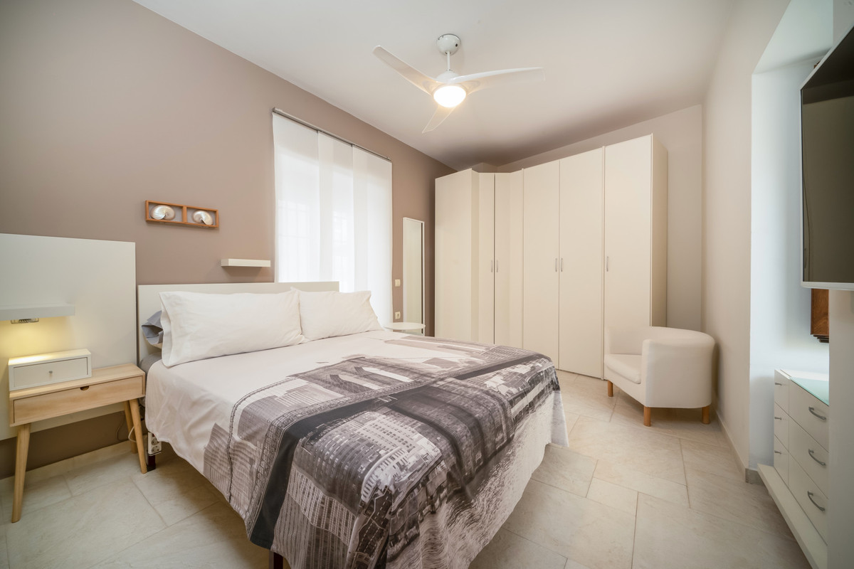 https://cdn.resales-online.com/public/i1e7n2382g/properties/818a8174019811eda97d0217bc231ef4/w1200/6-241328e1bcc9c0d8ce1222beb6c967a8.jpg?v=1674195186