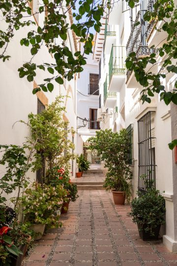 https://cdn.resales-online.com/public/i1e7n2382g/properties/818a8174019811eda97d0217bc231ef4/w1200/12-53013098fcab6c38b1379cd33298e050.jpg?v=1674195186