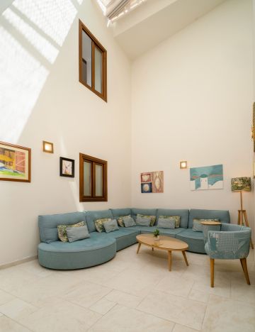 https://cdn.resales-online.com/public/i1e7n2382g/properties/818a8174019811eda97d0217bc231ef4/w1200/13-5fd73dea700db77384c091ca9818b1a9.jpg?v=1674195186