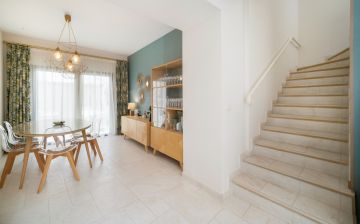 https://cdn.resales-online.com/public/i1e7n2382g/properties/818a8174019811eda97d0217bc231ef4/w1200/18-cc72f169493c096e712837ff5d8b6e41.jpg?v=1674195186