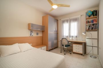 https://cdn.resales-online.com/public/i1e7n2382g/properties/818a8174019811eda97d0217bc231ef4/w1200/20-d1f7658cbe4ba6cd8666fec30fba80ad.jpg?v=1674195186
