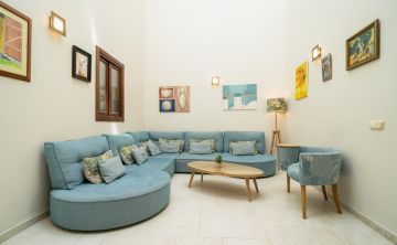 https://cdn.resales-online.com/public/i1e7n2382g/properties/818a8174019811eda97d0217bc231ef4/w1200/3-e898b2bb2a2fdfd06d2c39894dce8316.jpg?v=1674195186