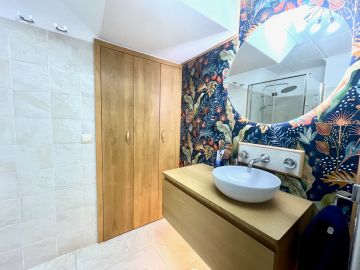 https://cdn.resales-online.com/public/i1e7n2382g/properties/818a8174019811eda97d0217bc231ef4/w1200/10-bb915d1cb19341576dcdc994b81ab9c5.jpg?v=1674195186