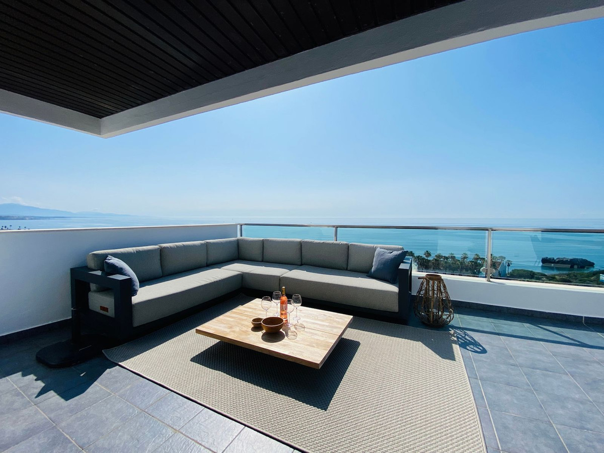 https://cdn.resales-online.com/public/kq47mtdbis/properties/abafb9a1fae511edb6600217bc231ef4/w1200/1-7980e48d732b6fc85c14b43b94d2aa54.jpg?v=1685020124