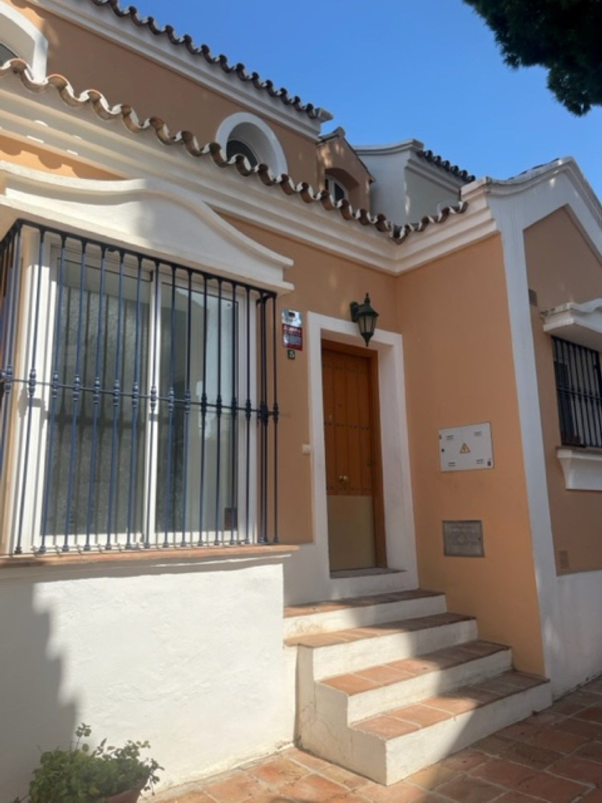 https://cdn.resales-online.com/public/9hu2hfqih2/properties/456c3441ff0a11edb6600217bc231ef4/w1200/1-7980e48d732b6fc85c14b43b94d2aa54.jpg?v=1685469747