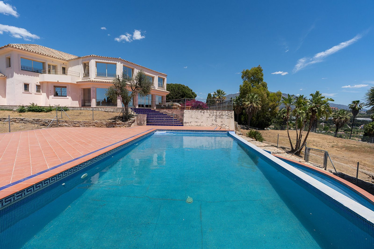 https://cdn.resales-online.com/public/0741nl4ih1/properties/92ecc3beffa211edb6600217bc231ef4/w1200/1-7980e48d732b6fc85c14b43b94d2aa54.jpg?v=1685535080