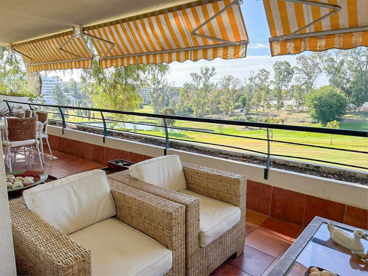 https://cdn.resales-online.com/public/6pcoehzhpl/properties/fb8897eb1a4211eea7b50217bc231ef4/w1200/1-7980e48d732b6fc85c14b43b94d2aa54.jpg?v=1688728330
