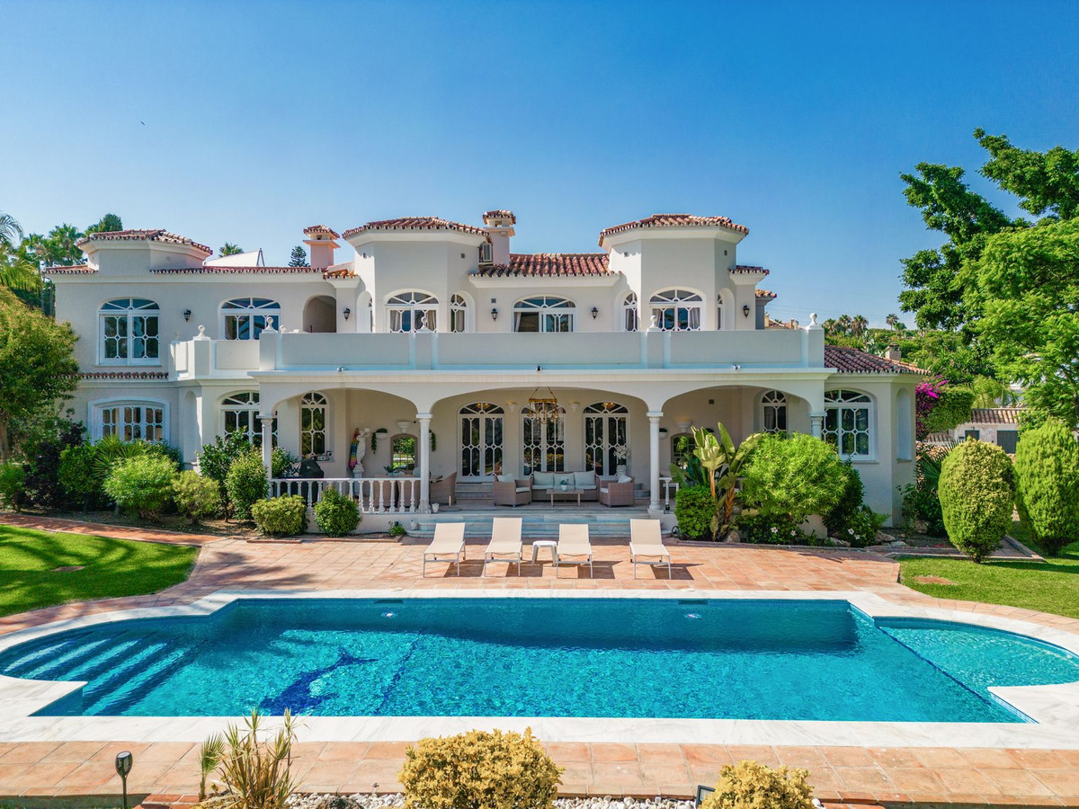 https://cdn.resales-online.com/public/dmbme36kle/properties/c976e37a254b11eea7b50217bc231ef4/w1200/1-7980e48d732b6fc85c14b43b94d2aa54.jpg?v=1689676342