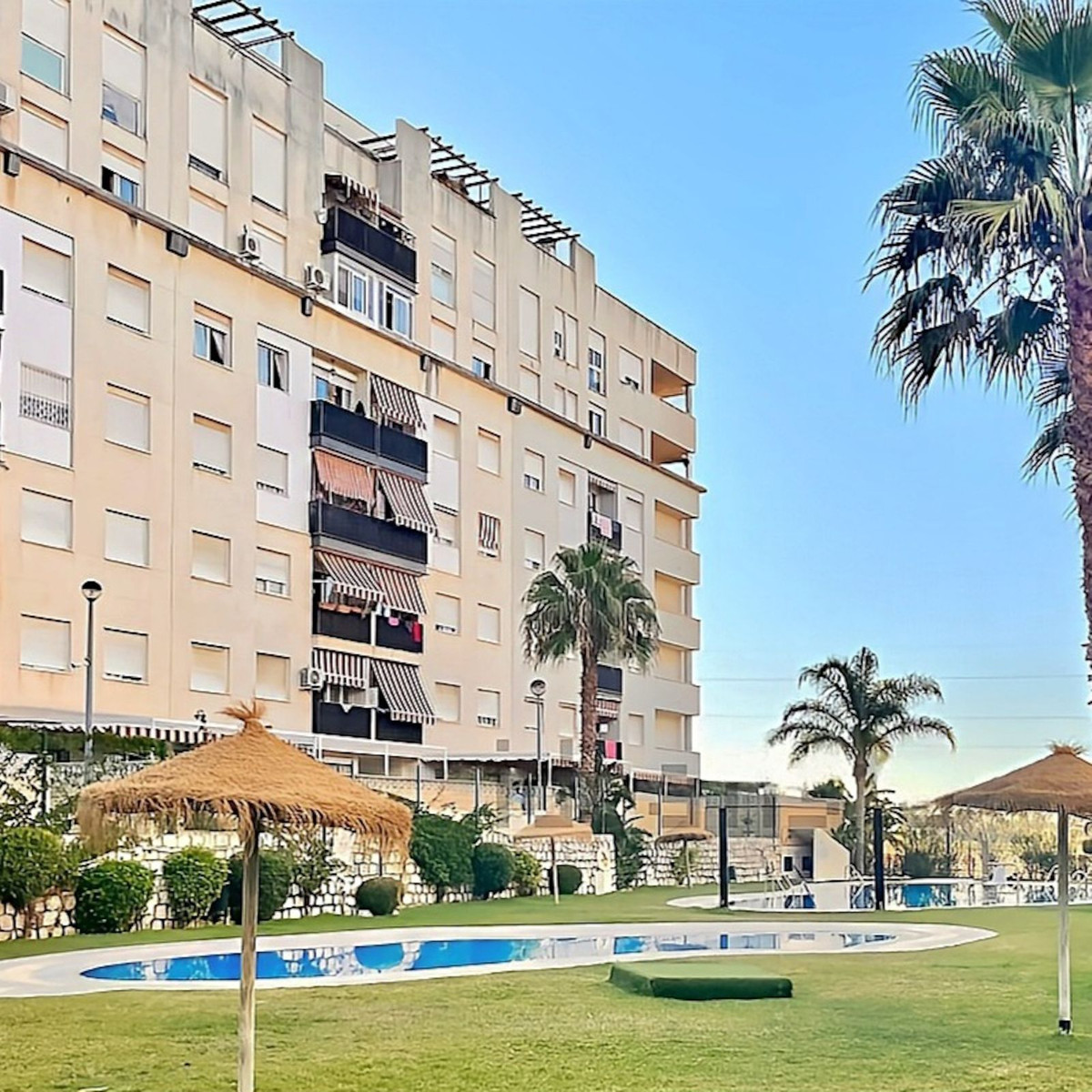 https://cdn.resales-online.com/public/onqgbg2a0k/properties/d3a3412f36b911eea7b50217bc231ef4/w1200/1-7980e48d732b6fc85c14b43b94d2aa54.jpg?v=1691592299
