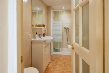 https://cdn.resales-online.com/public/gb867kebfd/properties/17bdc3773a8611eea7b50217bc231ef4/w1200/20-d1f7658cbe4ba6cd8666fec30fba80ad.jpg?v=1692009644