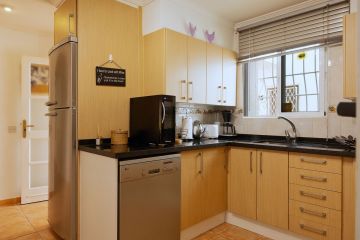 https://cdn.resales-online.com/public/gb867kebfd/properties/17bdc3773a8611eea7b50217bc231ef4/w1200/8-e64a9055bba3e77ac8aca3b893cdf826.jpg?v=1692009644