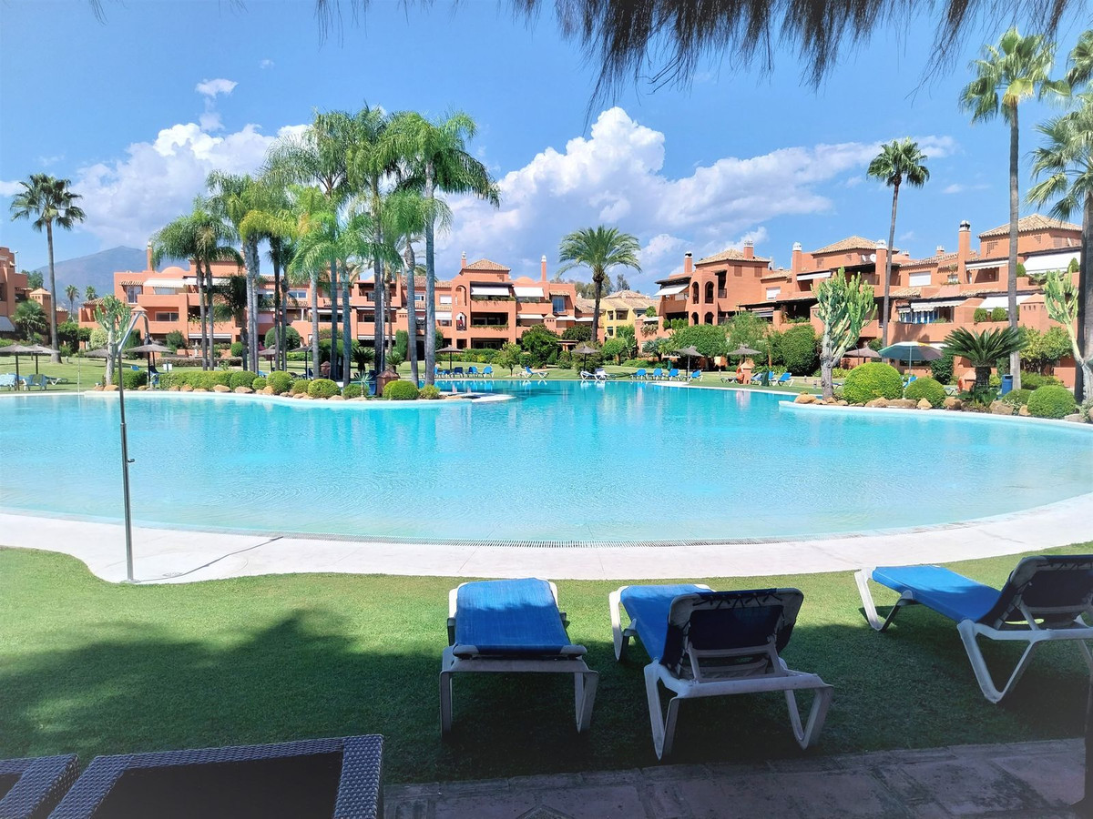 https://cdn.resales-online.com/public/9fkmme21ui/properties/f04ae43248bf11eea6080217bc231ef4/w1200/1-7980e48d732b6fc85c14b43b94d2aa54.jpg?v=1693577296