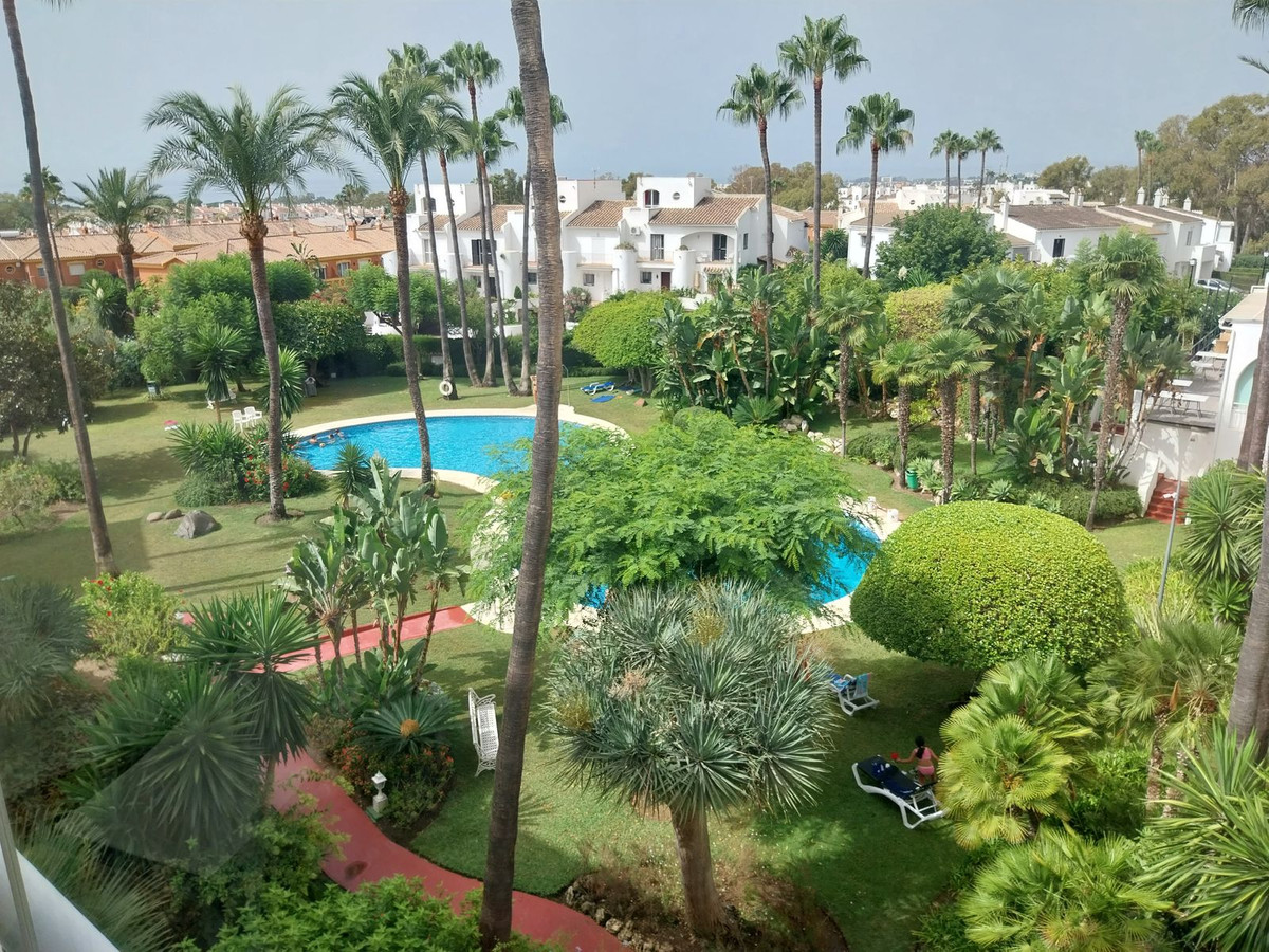 https://cdn.resales-online.com/public/9fkmme21ui/properties/ee5f63194d8d11eea6080217bc231ef4/w1200/1-7980e48d732b6fc85c14b43b94d2aa54.jpg?v=1694166490
