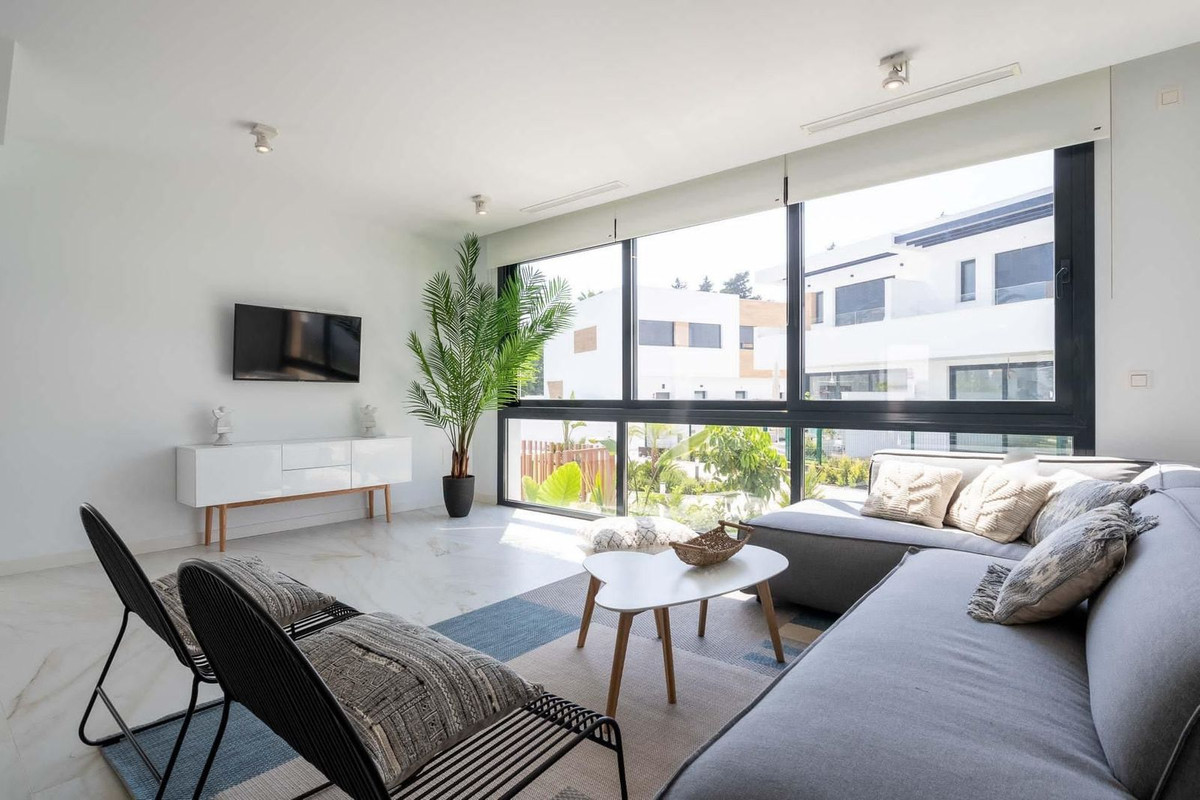 https://cdn.resales-online.com/public/dy0lzd02nu/properties/3ac561f6516511eea6080217bc231ef4/w1200/1-7980e48d732b6fc85c14b43b94d2aa54.jpg?v=1694524598