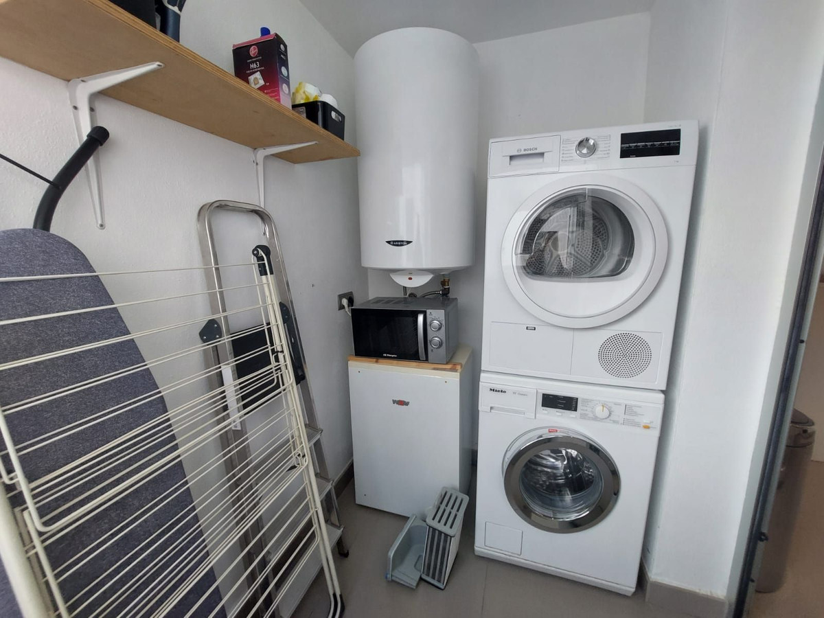 https://cdn.resales-online.com/public/nta0ullcs5/properties/bab5e01853aa11eea6080217bc231ef4/w1200/21-2c707e7c511429b4f8ec4ee5f221ddb6.jpg?v=1694776109