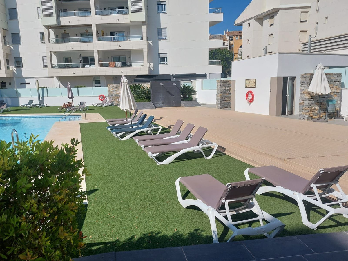 https://cdn.resales-online.com/public/nta0ullcs5/properties/bab5e01853aa11eea6080217bc231ef4/w1200/27-f6e8bc237ba13ac4c268badec6354f3d.jpg?v=1694776109