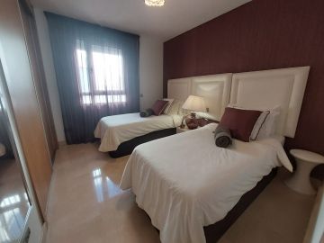 https://cdn.resales-online.com/public/nta0ullcs5/properties/bab5e01853aa11eea6080217bc231ef4/w1200/20-d1f7658cbe4ba6cd8666fec30fba80ad.jpg?v=1694776109