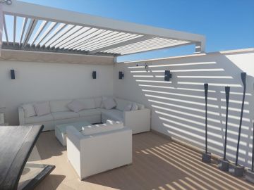 https://cdn.resales-online.com/public/nta0ullcs5/properties/bab5e01853aa11eea6080217bc231ef4/w1200/29-7c2f312881aea9bbe9ddaeb9640e2c9a.jpg?v=1694776109