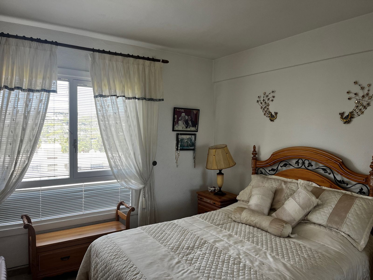 https://cdn.resales-online.com/public/5em70cvk9j/properties/8a4c20c053a111eea6080217bc231ef4/w1200/4-c23c0f86247804fa50226aecd8b0b2c8.jpg?v=1694770164