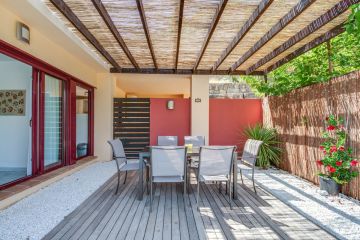 https://cdn.resales-online.com/public/v8b00unuc7/properties/33f466354d8911eea6080217bc231ef4/w1200/17-dd5fcd4f0eb487dfa3803f7e20814c0e.jpg?v=1694787277